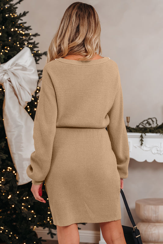 Robe pull côtelée grise fumée à ornements de perles et découpe en trou de serrure