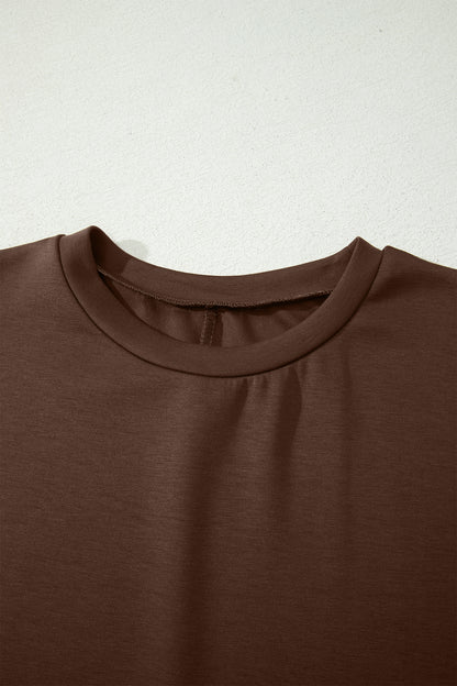 Robe T-shirt longue de couleur unie en bois de santal rouge avec fentes