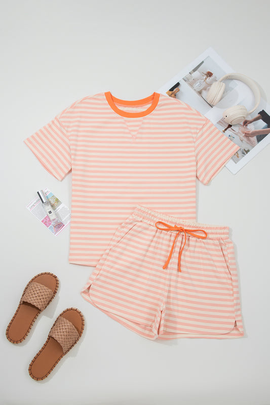 Ensemble décontracté t-shirt ample à col contrastant rayé rose et short à cordon de serrage