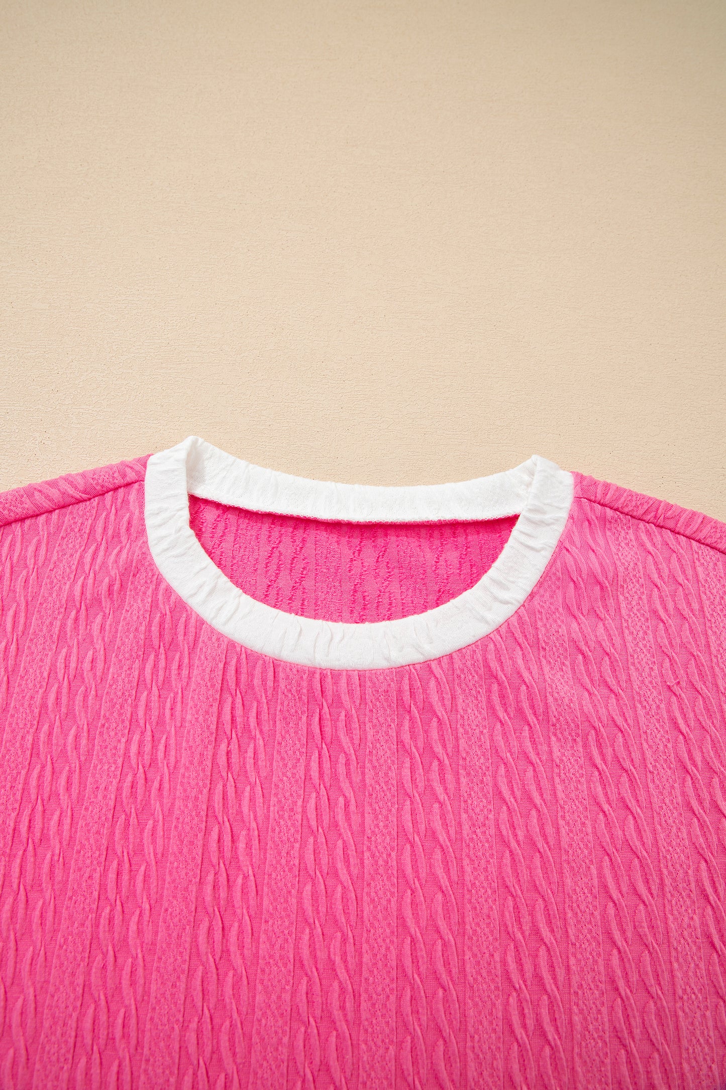 2pcs Bright Pink Textured Color Block Trim Loose Tee Drawstring Shorts Set