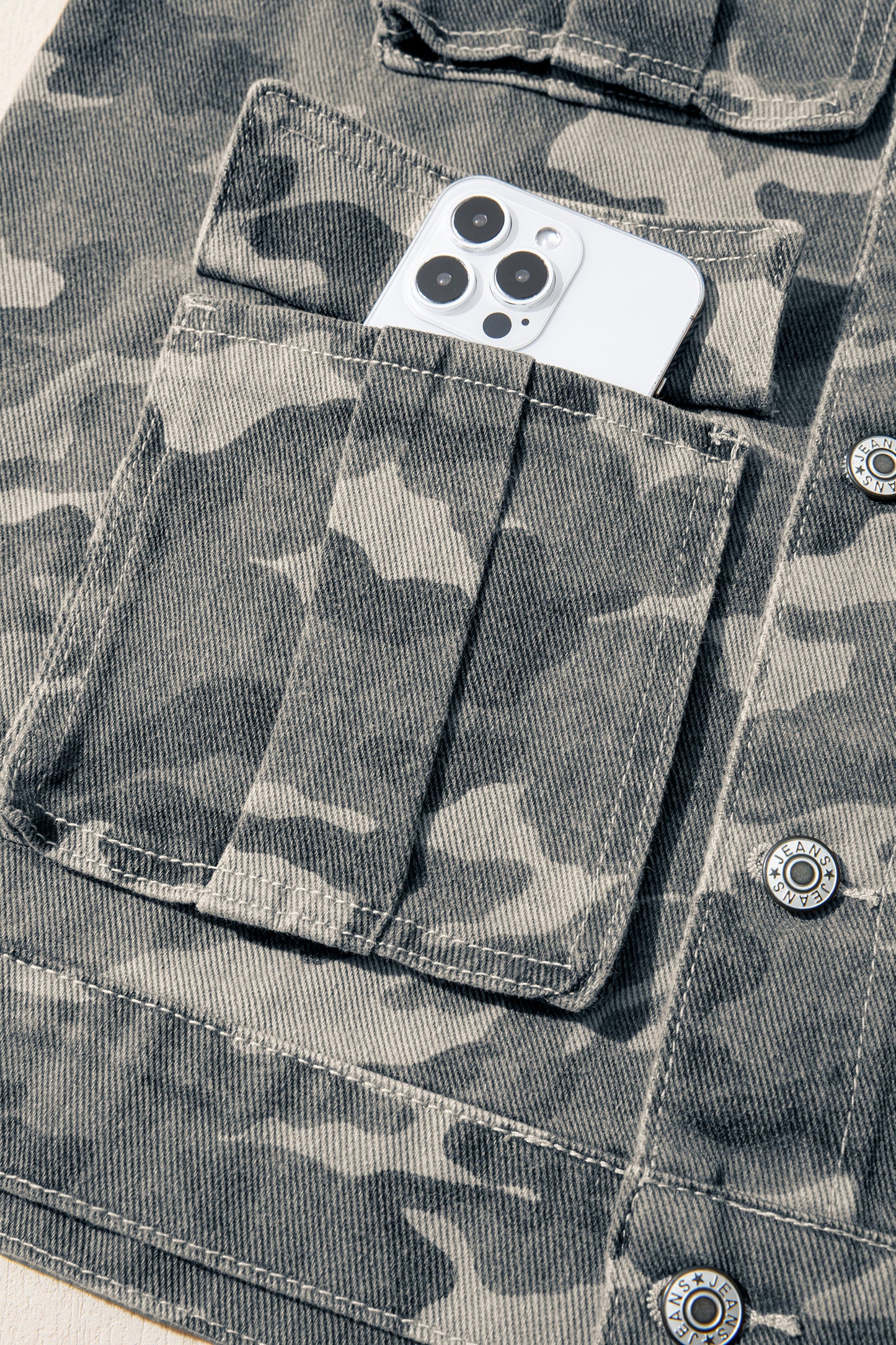 Gilet en jean treillis camouflage vert