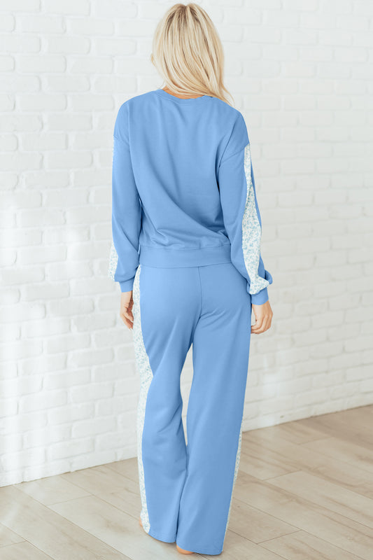 Ensemble de détente Beau Blue Floral Patchwork avec pull à épaules tombantes et pantalon de jogging