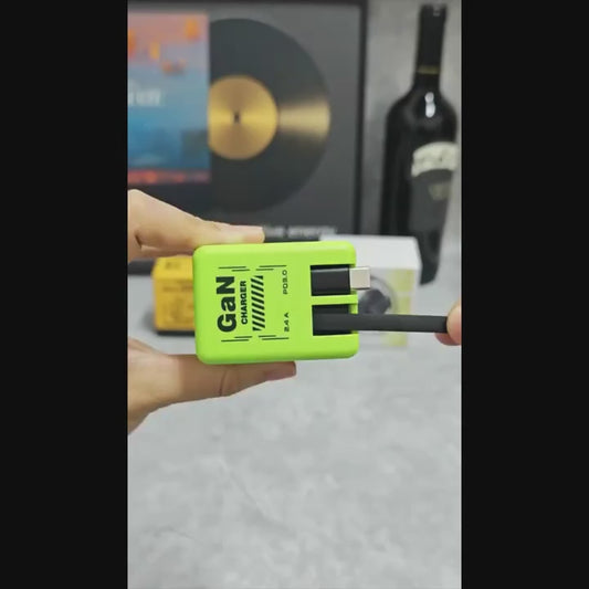 66W GaN Retractable Fast Charger