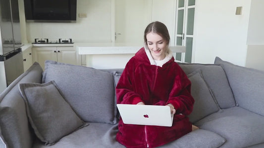 Sweat à capuche oversize avec couverture et chaussettes